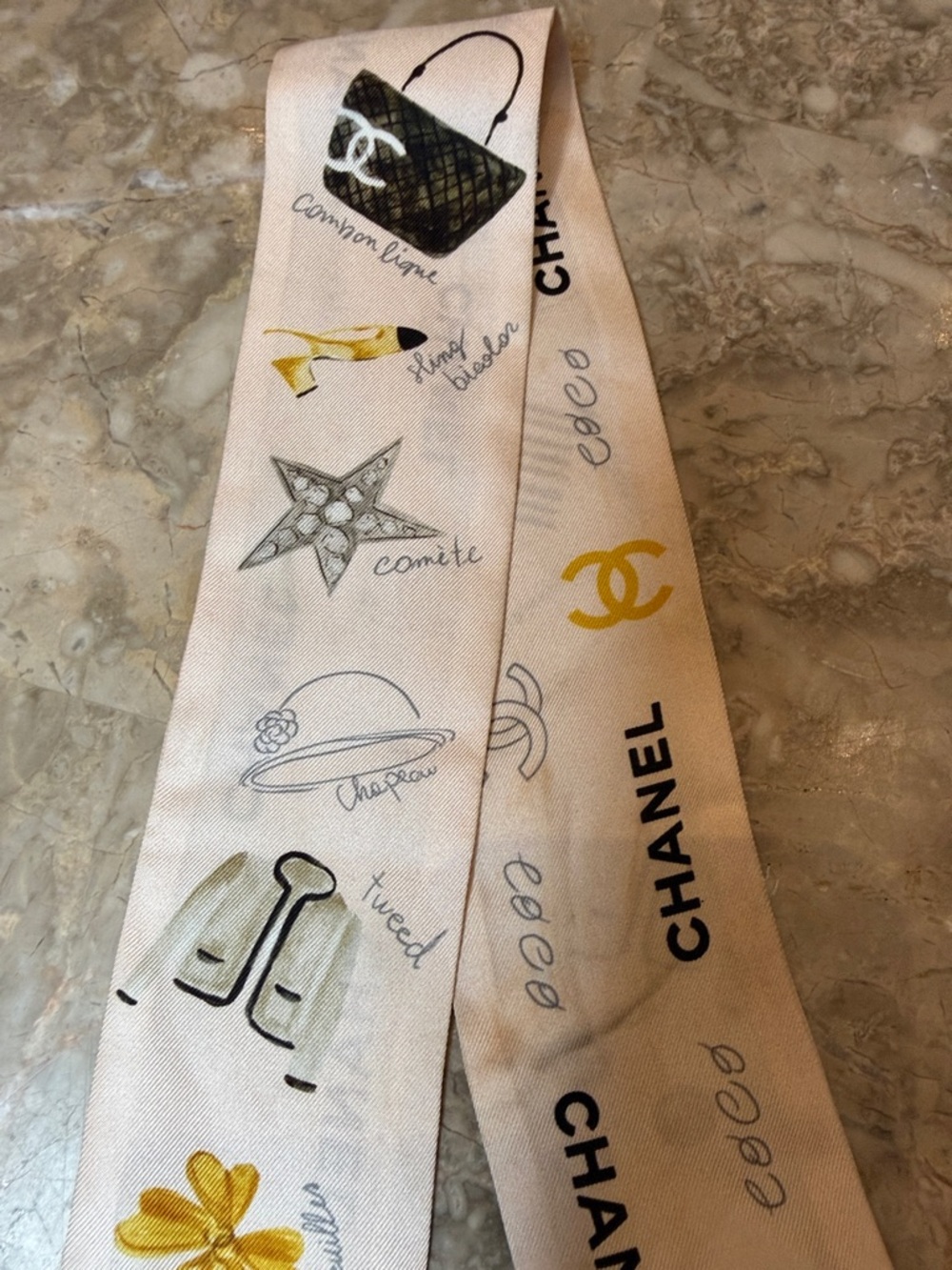 CHANEL Cream and Yellow Logo-Print Silk Twilly - Picture 4 of 12